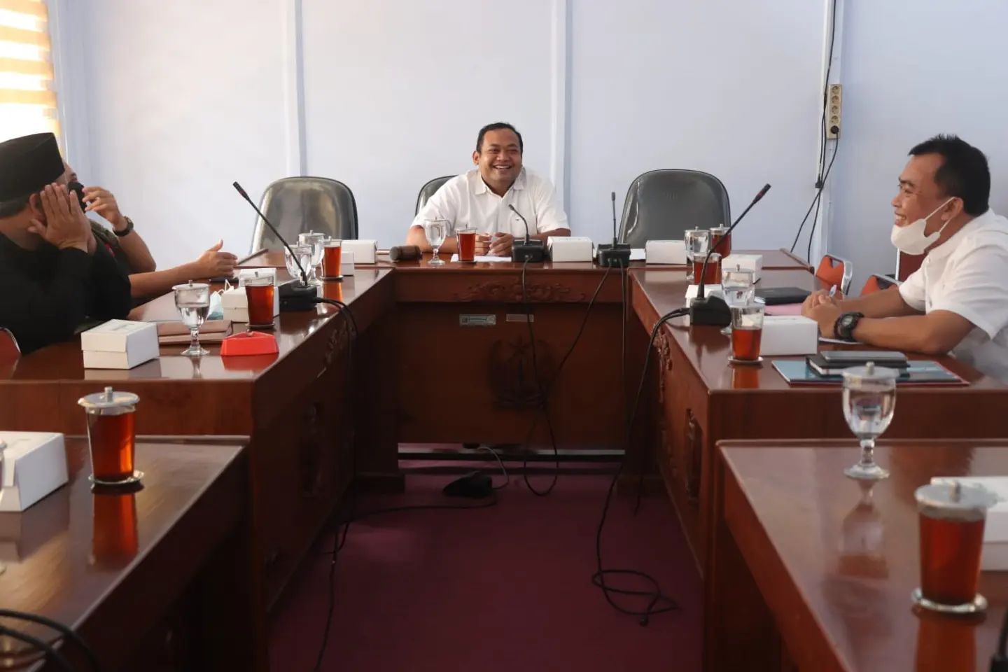 Ketua Komisi I DPRD Kabupaten Pekalongan Dodiek Prasetyo, S.Pd Memimpin Rapat Kerja Komisi I DPRD Kabupaten Pekalongan